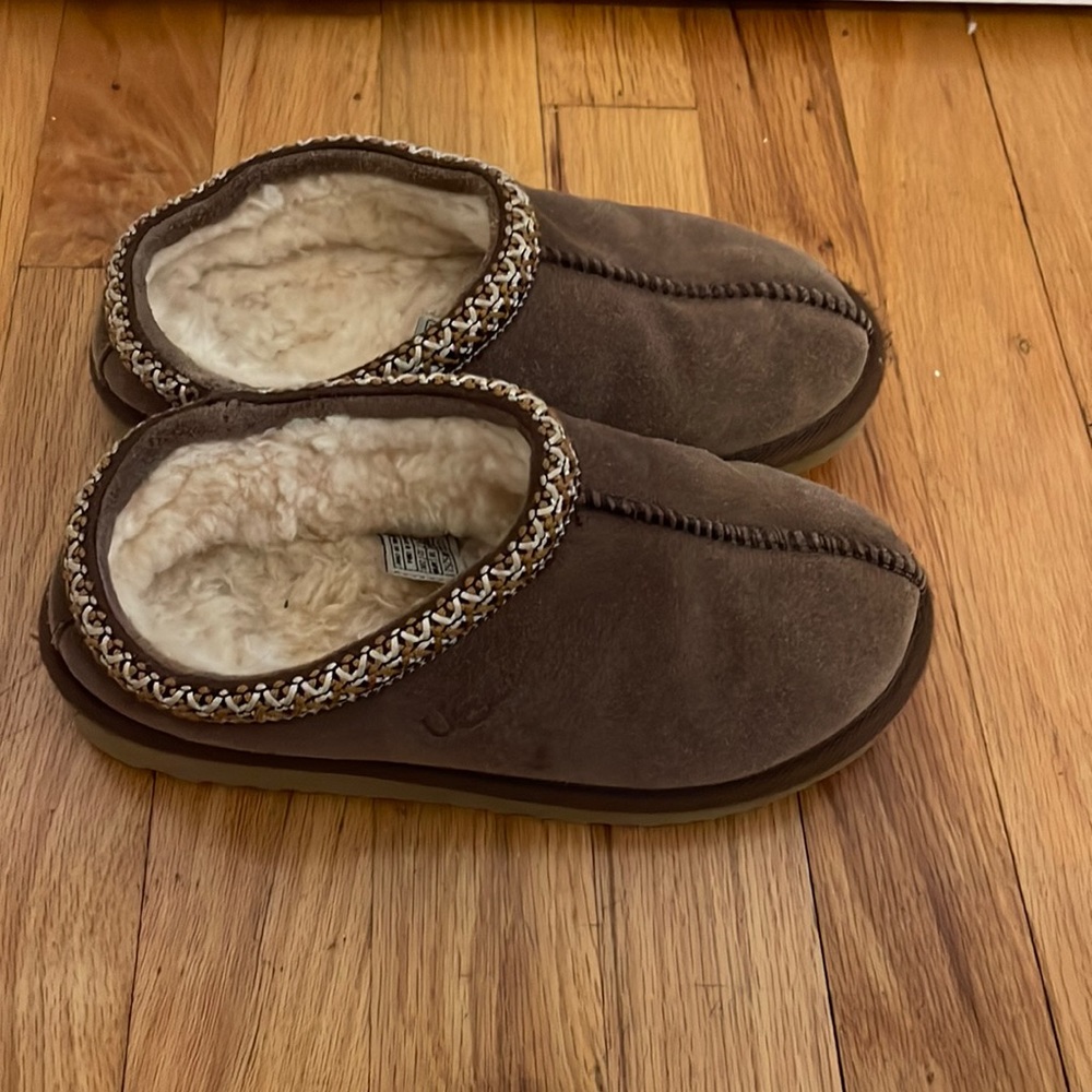 UGG Tasman Slip-on Slippers -Chestnut Suede / Sheepskin -Kid’s US 2.